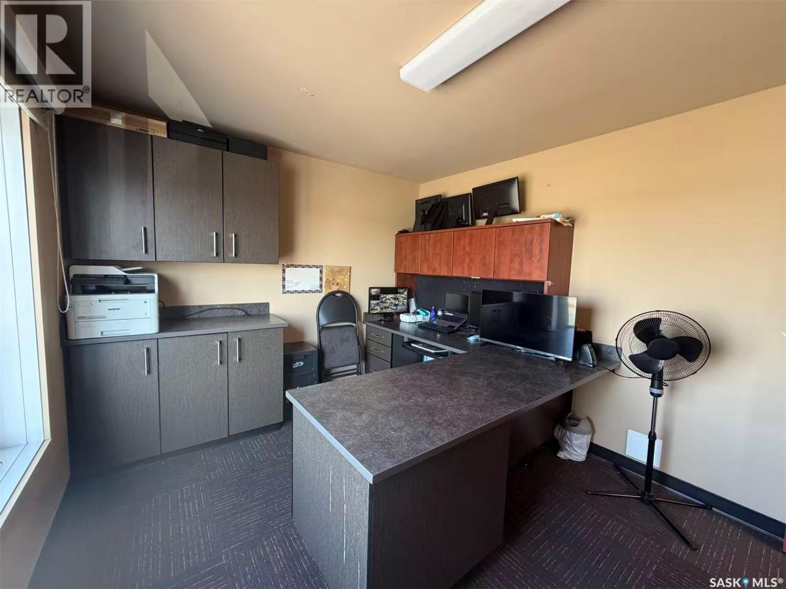 4 619 Railway Street Property Photo 18