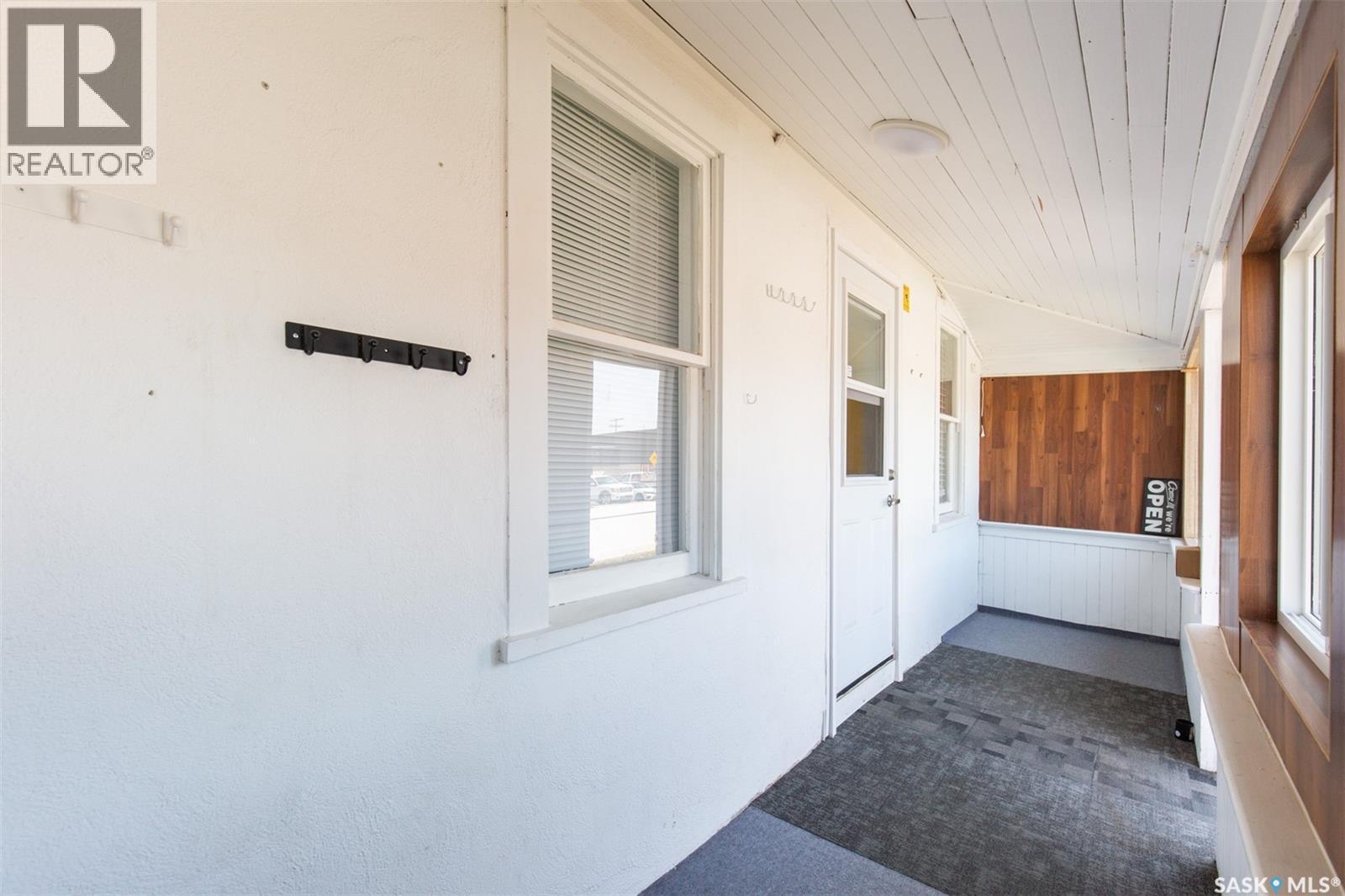 443 Lillooet Street W Property Photo 4