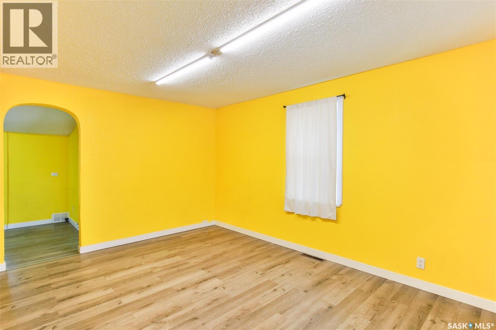 443 Lillooet Street W Property Photo 5