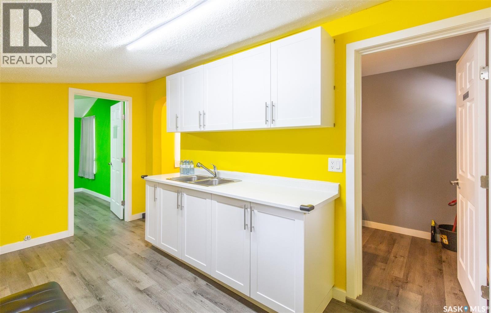 443 Lillooet Street W Property Photo 10