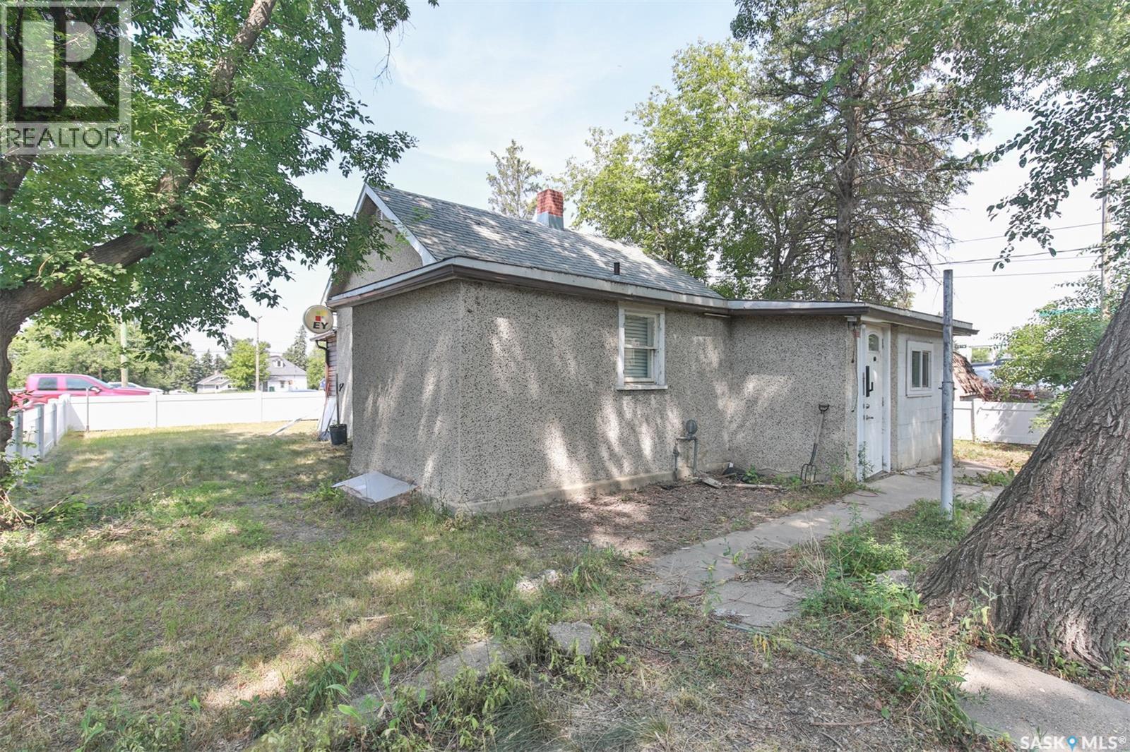 443 Lillooet Street W Property Photo 16