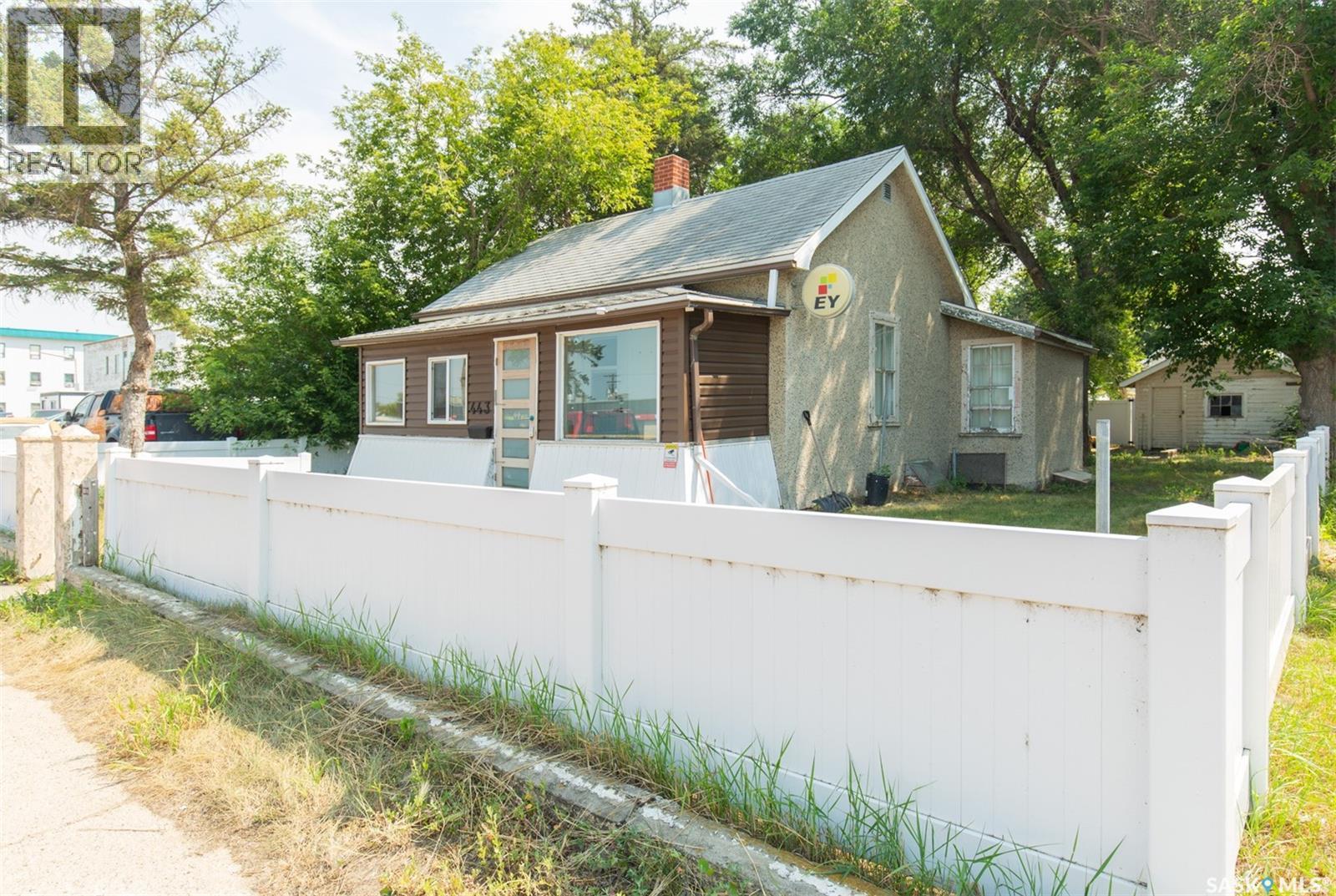 443 Lillooet Street W Property Photo 17