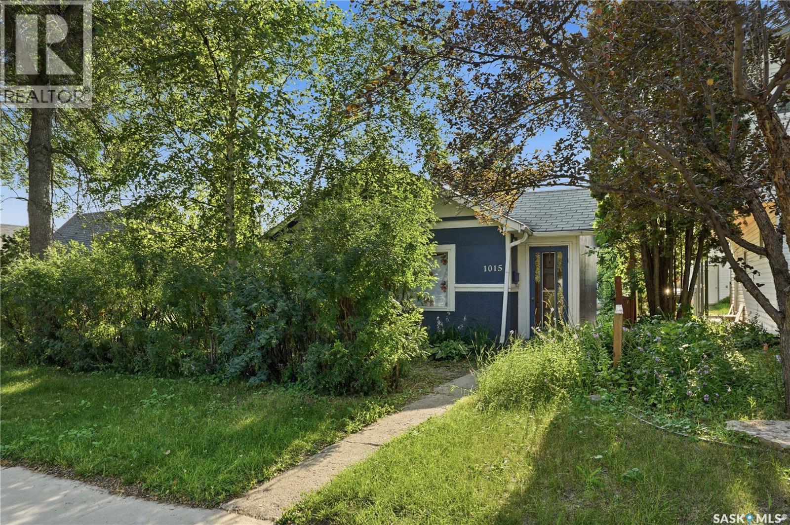 1015 J AVENUE N