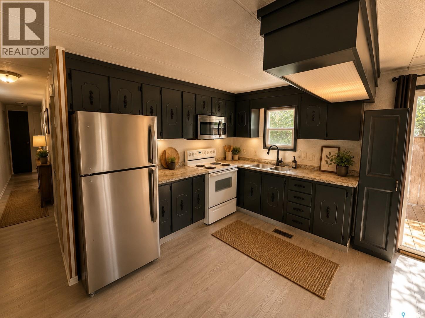 19 1035 Boychuk Drive Property Photo 10