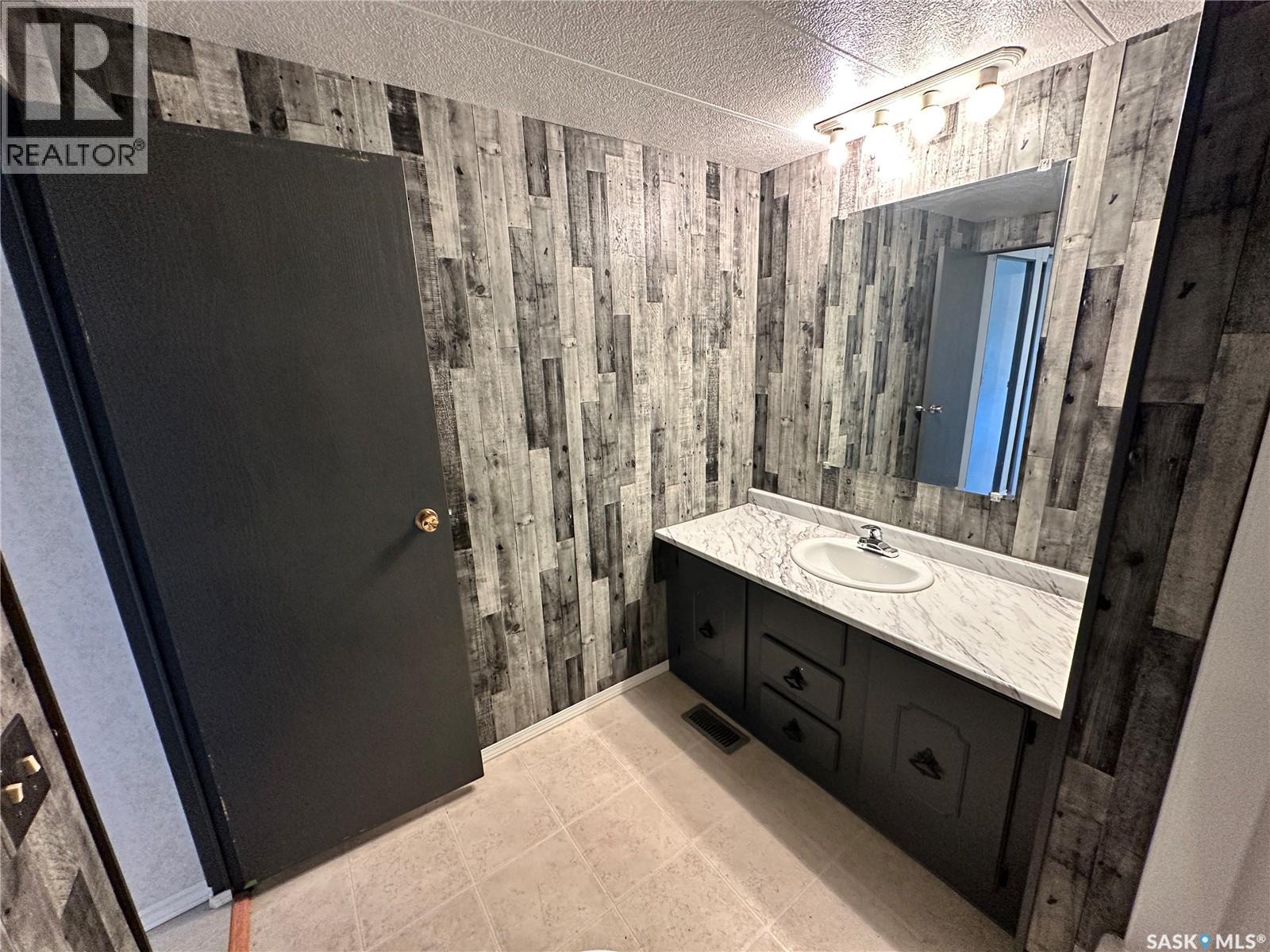 19 1035 Boychuk Drive Property Photo 27