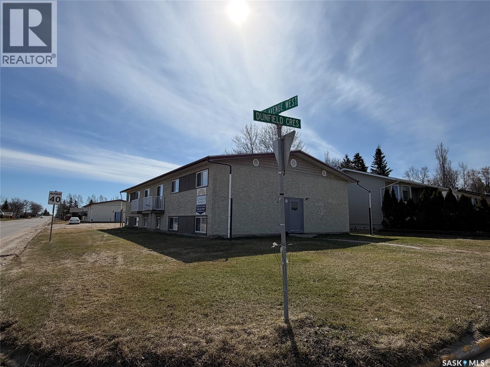 81 Dunfield Crescent Property Photo 2