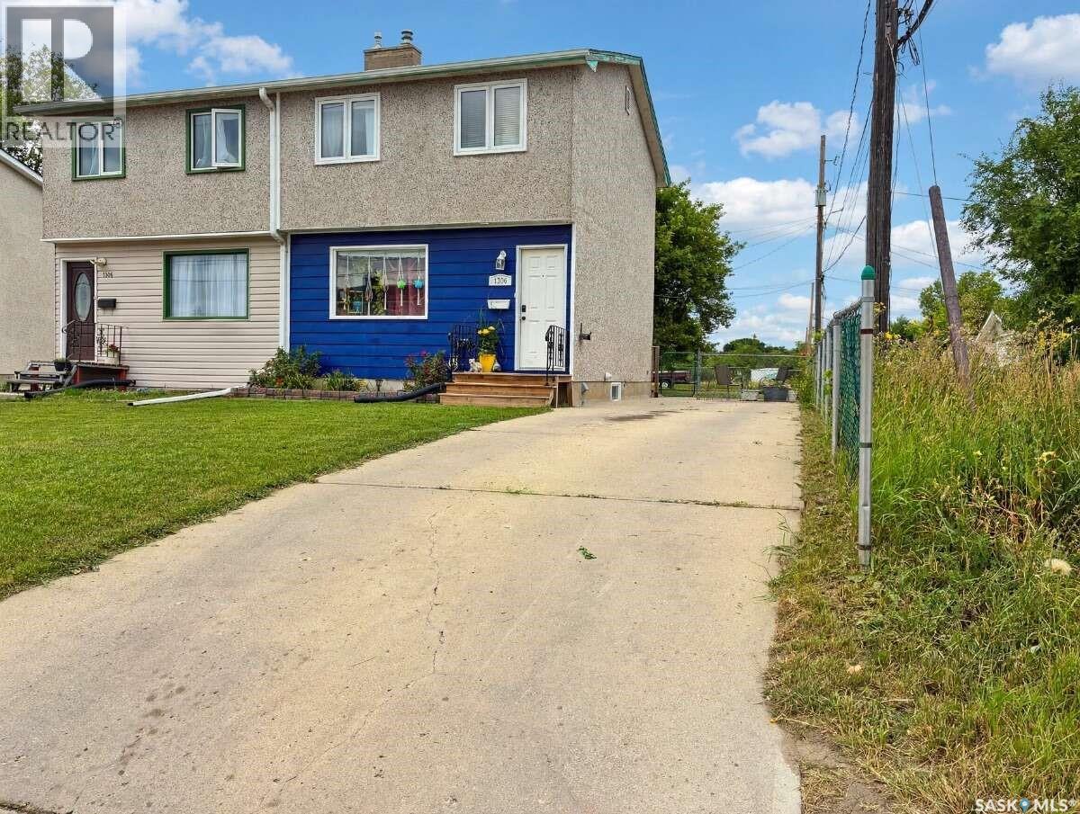 4324 3rd AVENUE N Property Photo 1