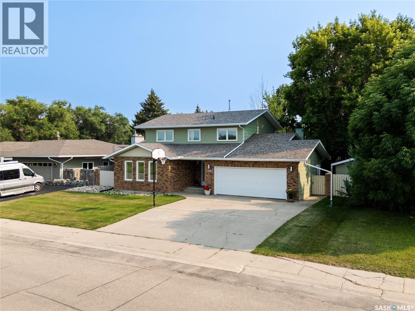 1287 Simcoe Street Property Photo 1