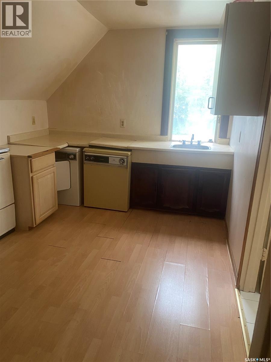 244 Hudson Avenue S Property Photo 8