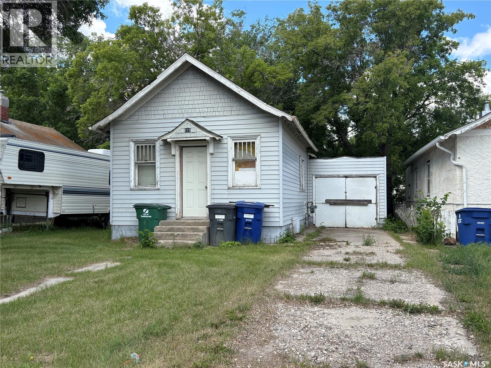115 L AVENUE S Property Photo 1