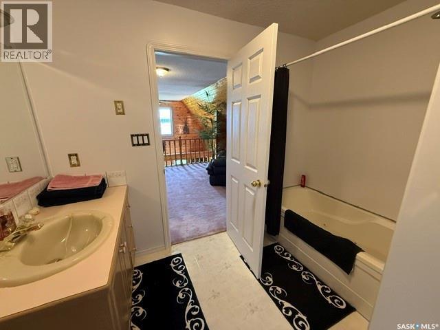 Edgewater Estate Property Photo 31