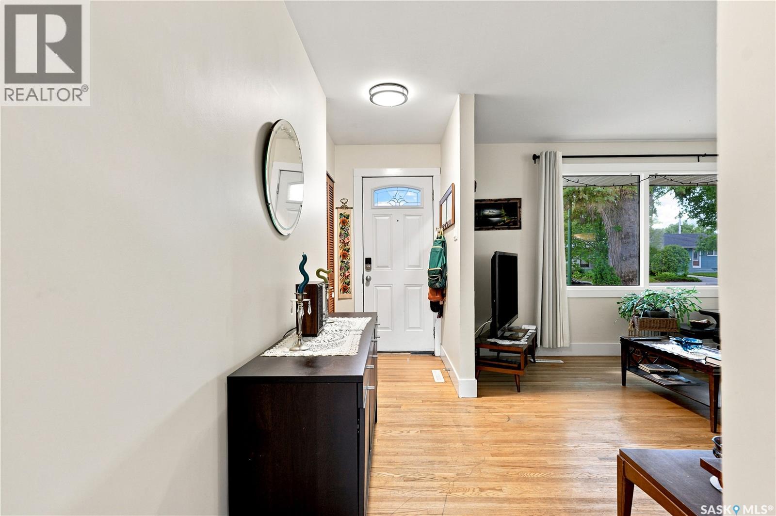 1706 Ewart Avenue Property Photo 3