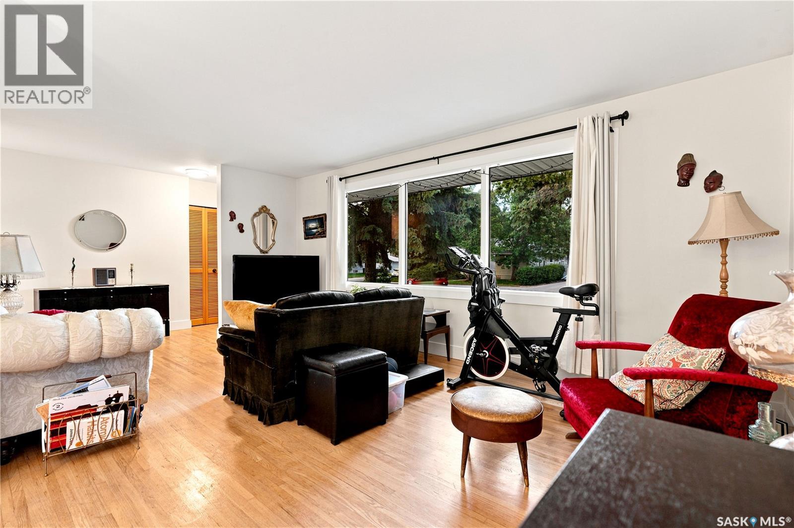 1706 Ewart Avenue Property Photo 6