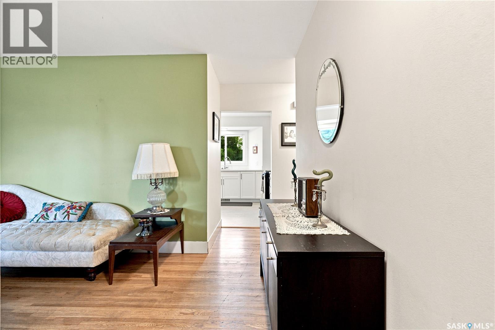 1706 Ewart Avenue Property Photo 8