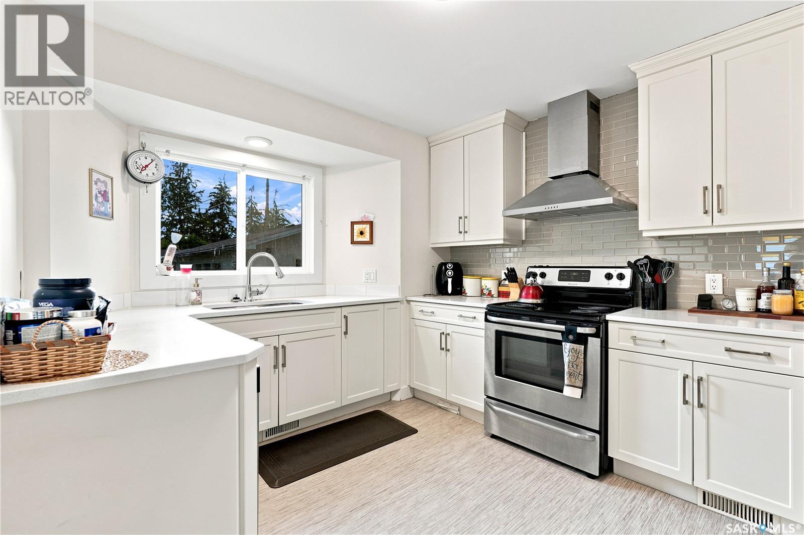 1706 Ewart Avenue Property Photo 14