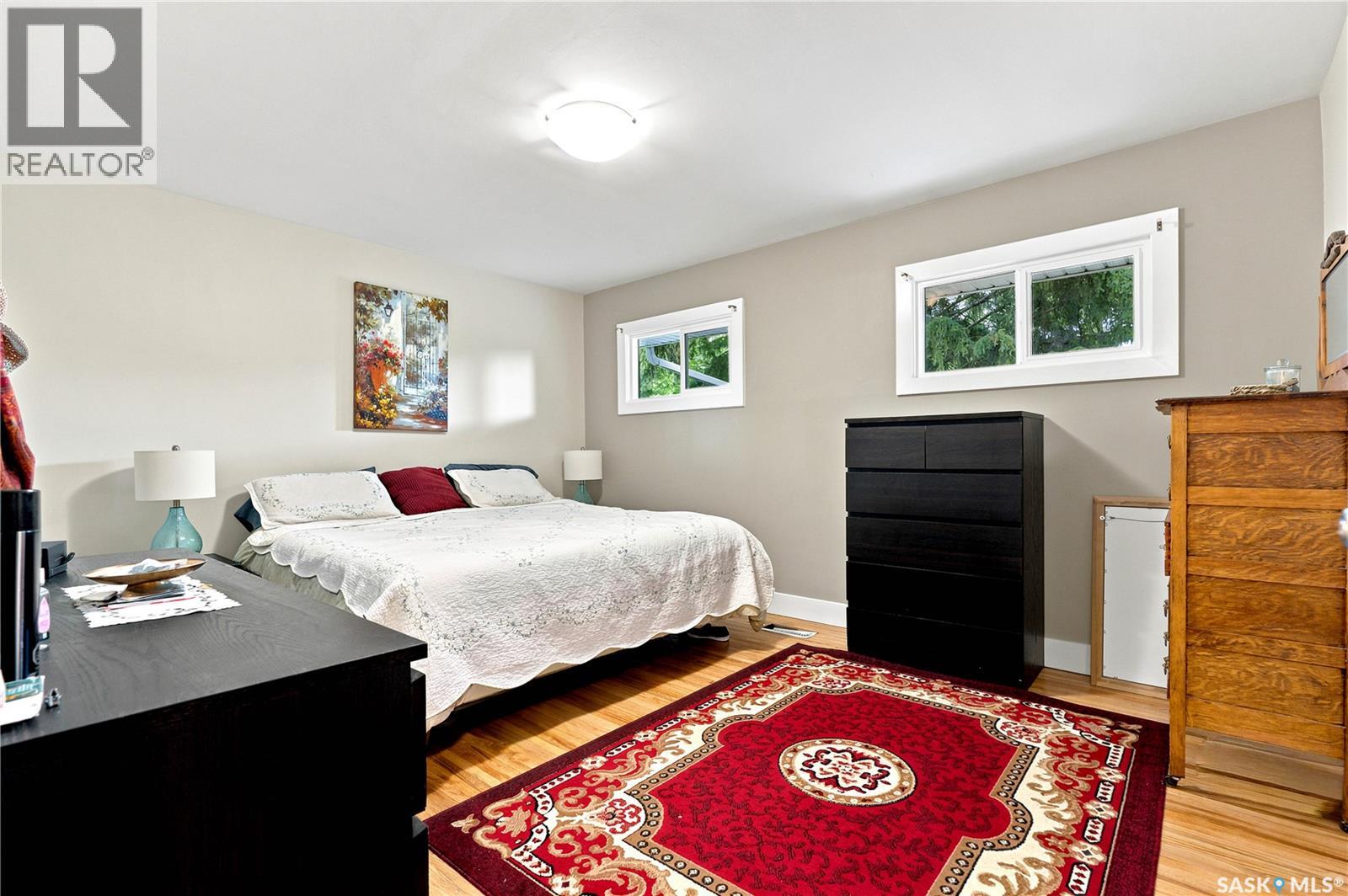 1706 Ewart Avenue Property Photo 22