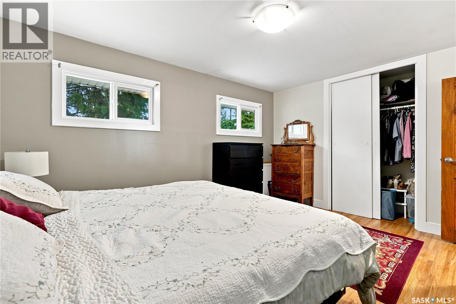 1706 Ewart Avenue Property Photo 24