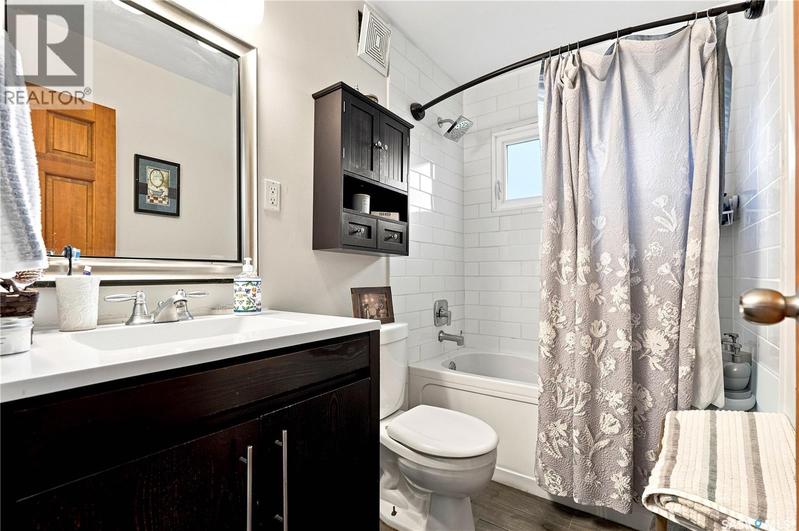 1706 Ewart Avenue Property Photo 27