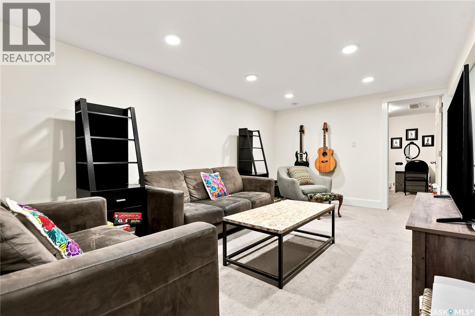 1706 Ewart Avenue Property Photo 30