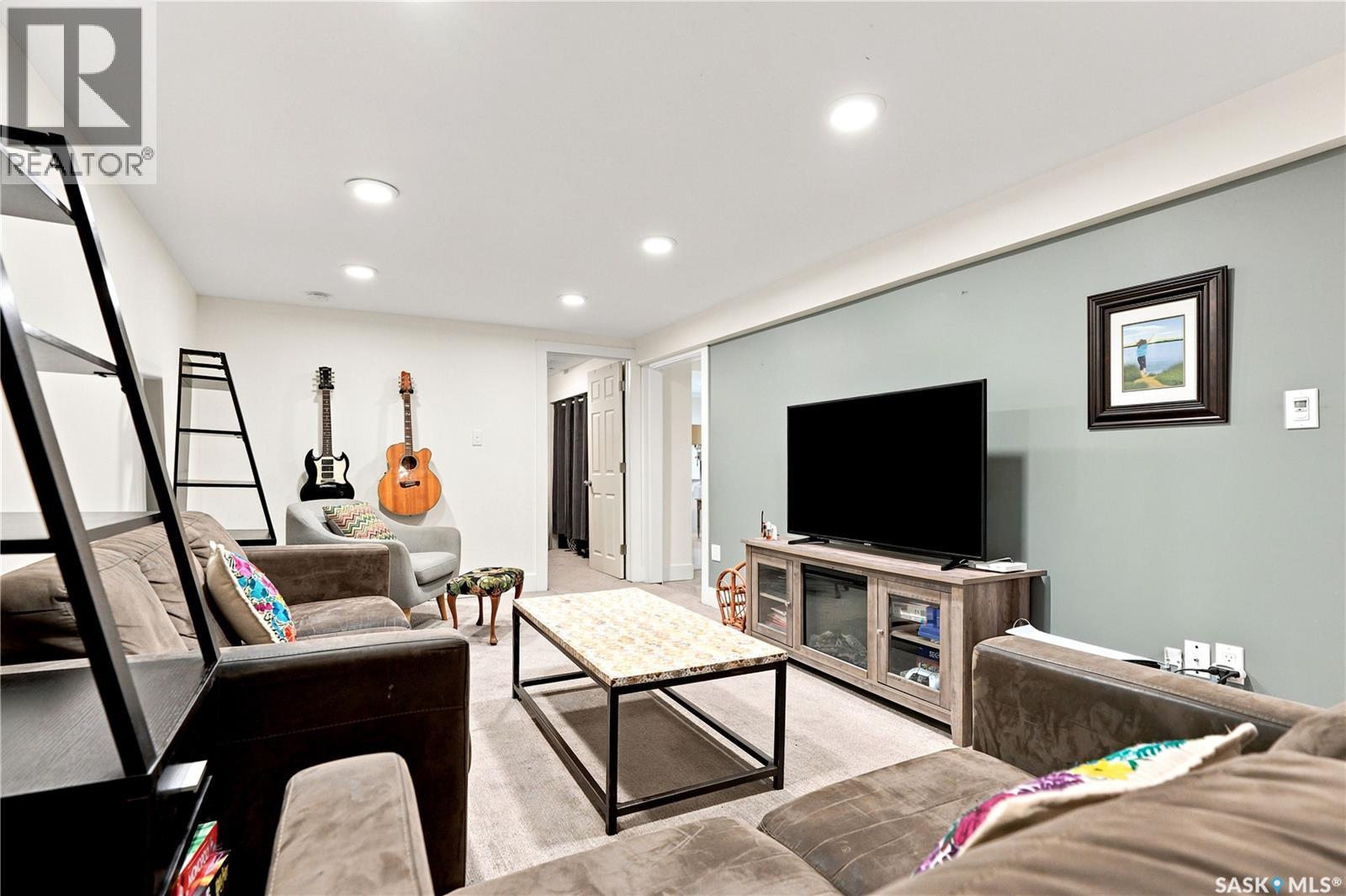 1706 Ewart Avenue Property Photo 31