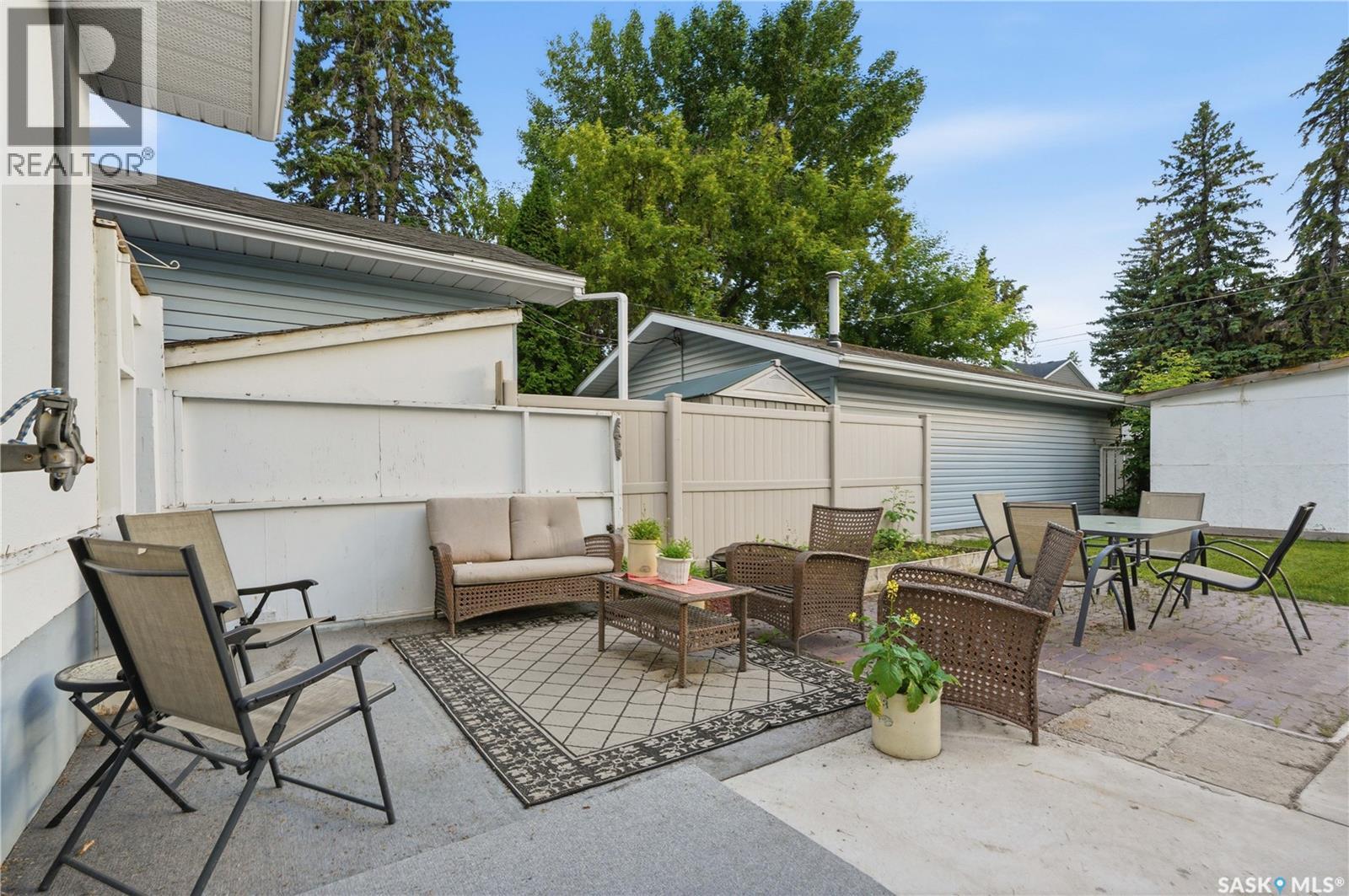 1706 Ewart Avenue Property Photo 40