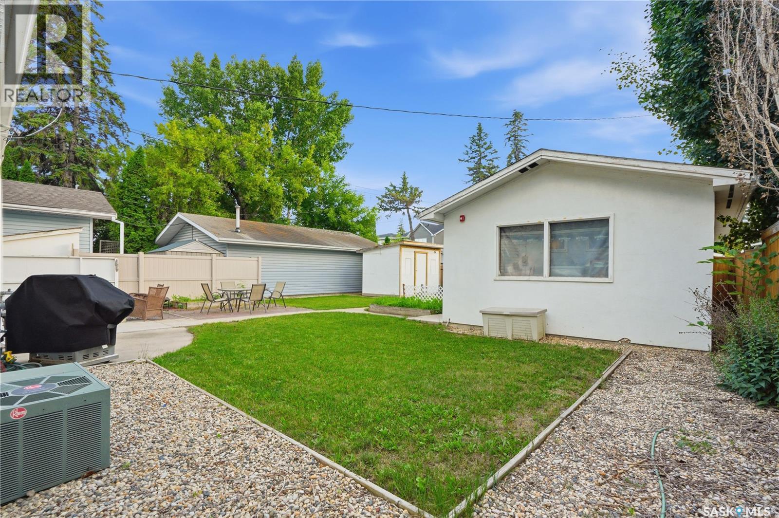 1706 Ewart Avenue Property Photo 41