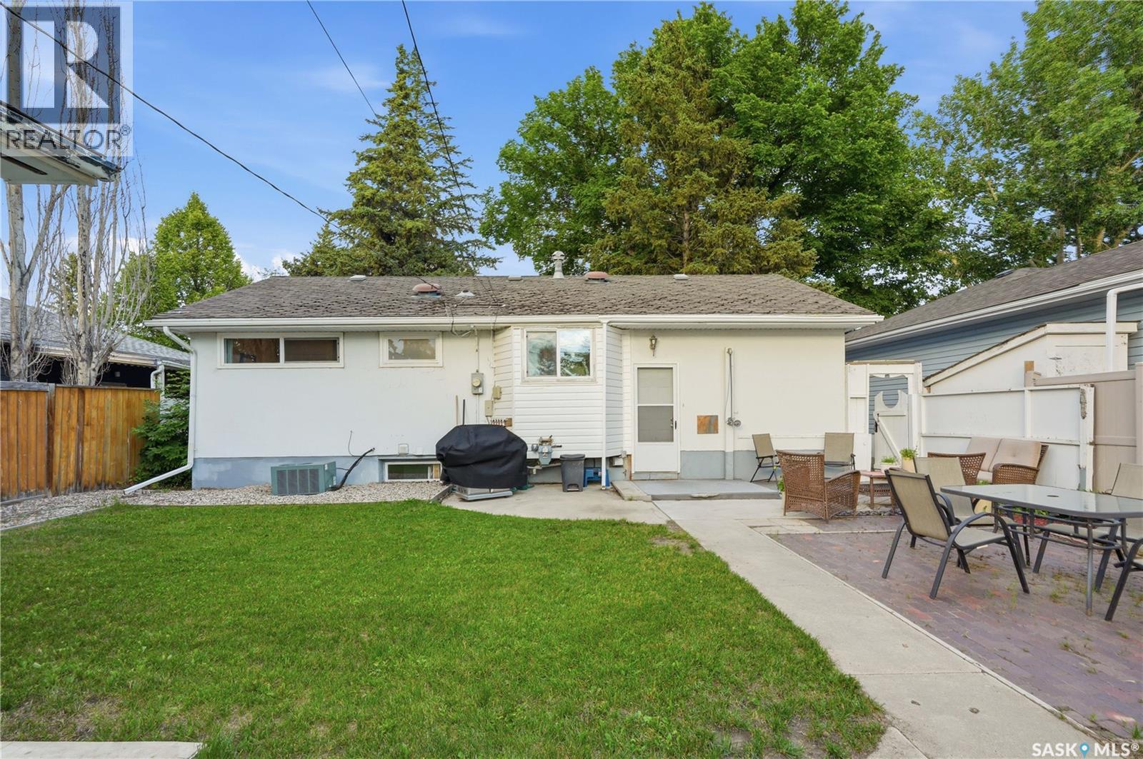 1706 Ewart Avenue Property Photo 43