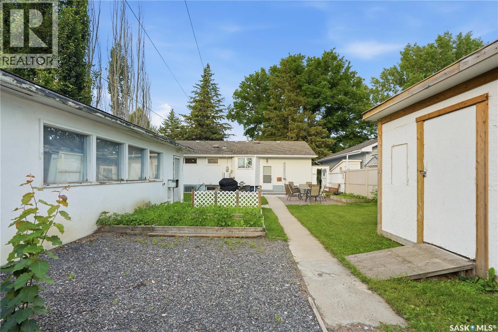 1706 Ewart Avenue Property Photo 44