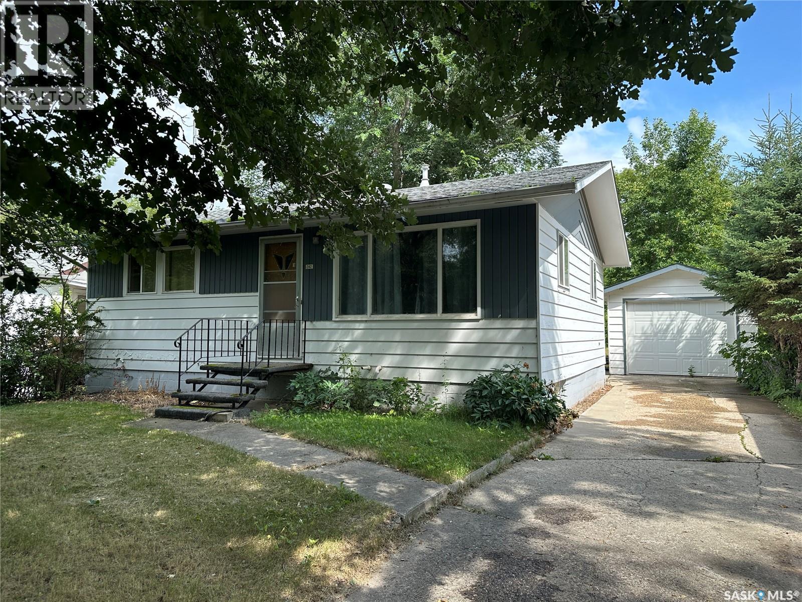 242 Third Avenue N Property Photo 1