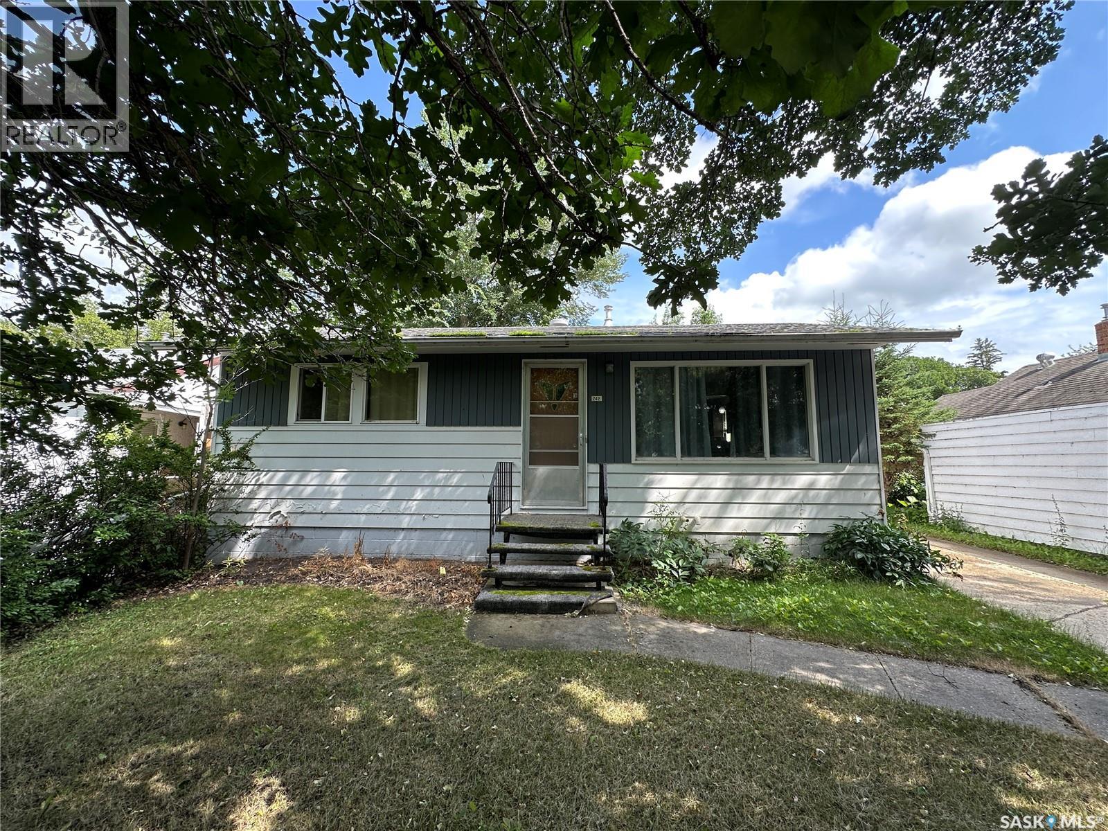 242 Third Avenue N Property Photo 2