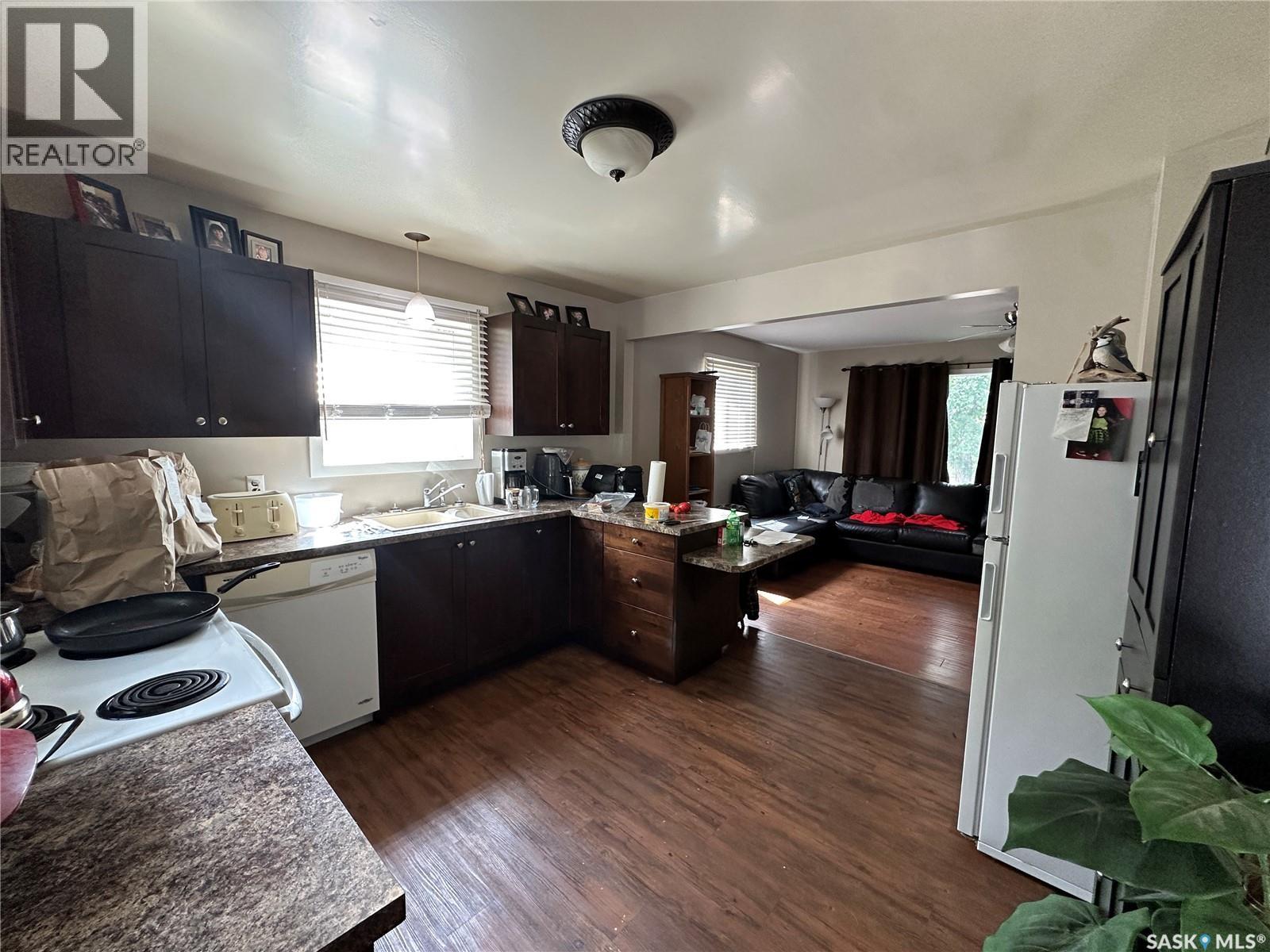 242 Third Avenue N Property Photo 3