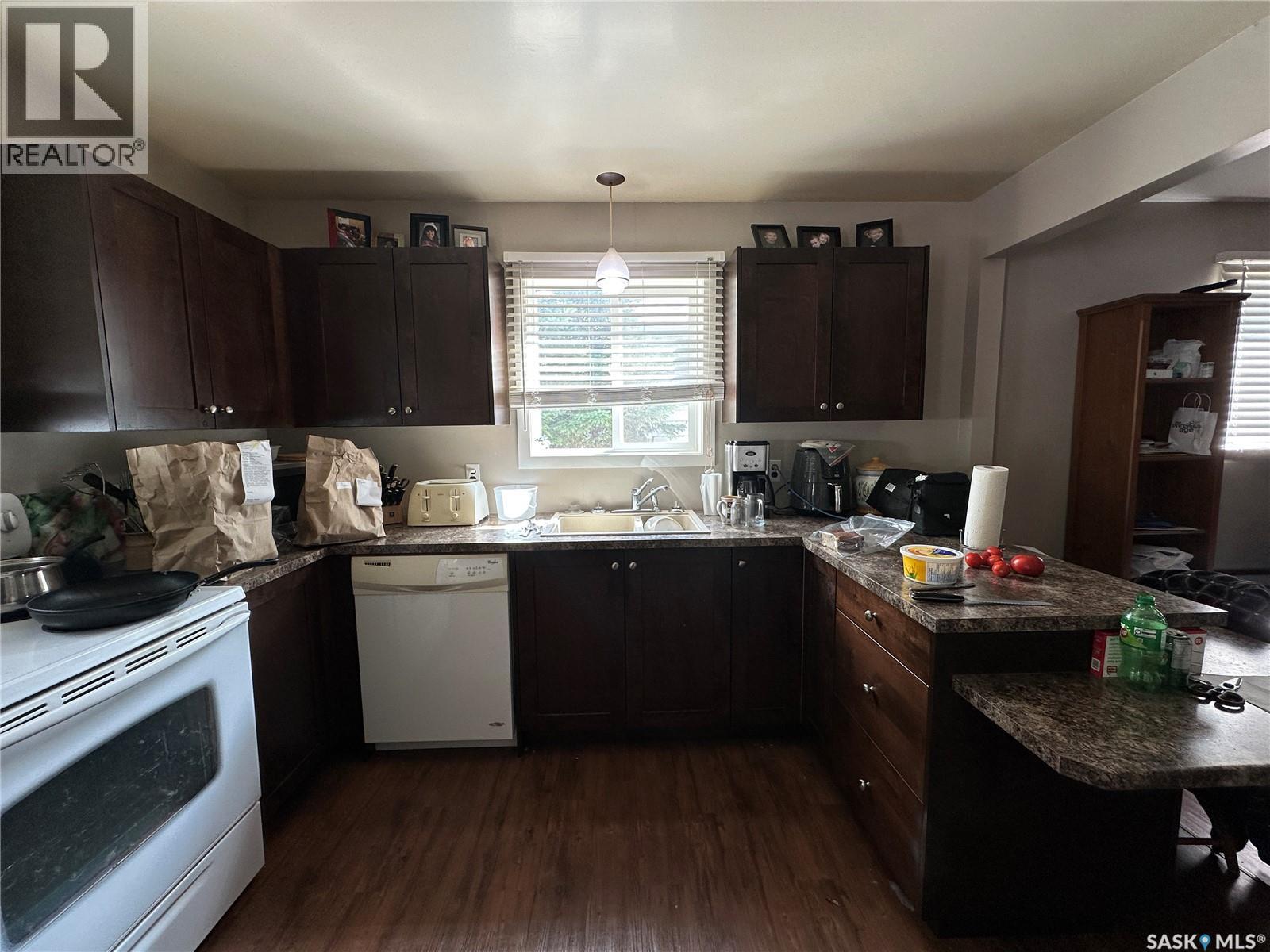 242 Third Avenue N Property Photo 4