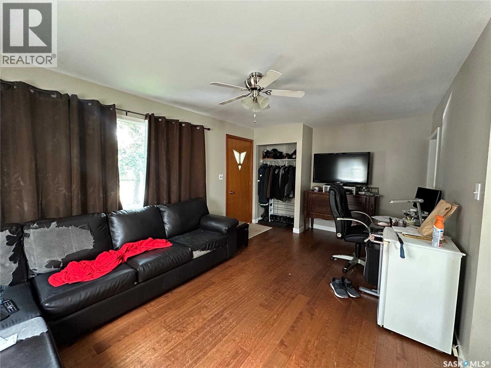 242 Third Avenue N Property Photo 9