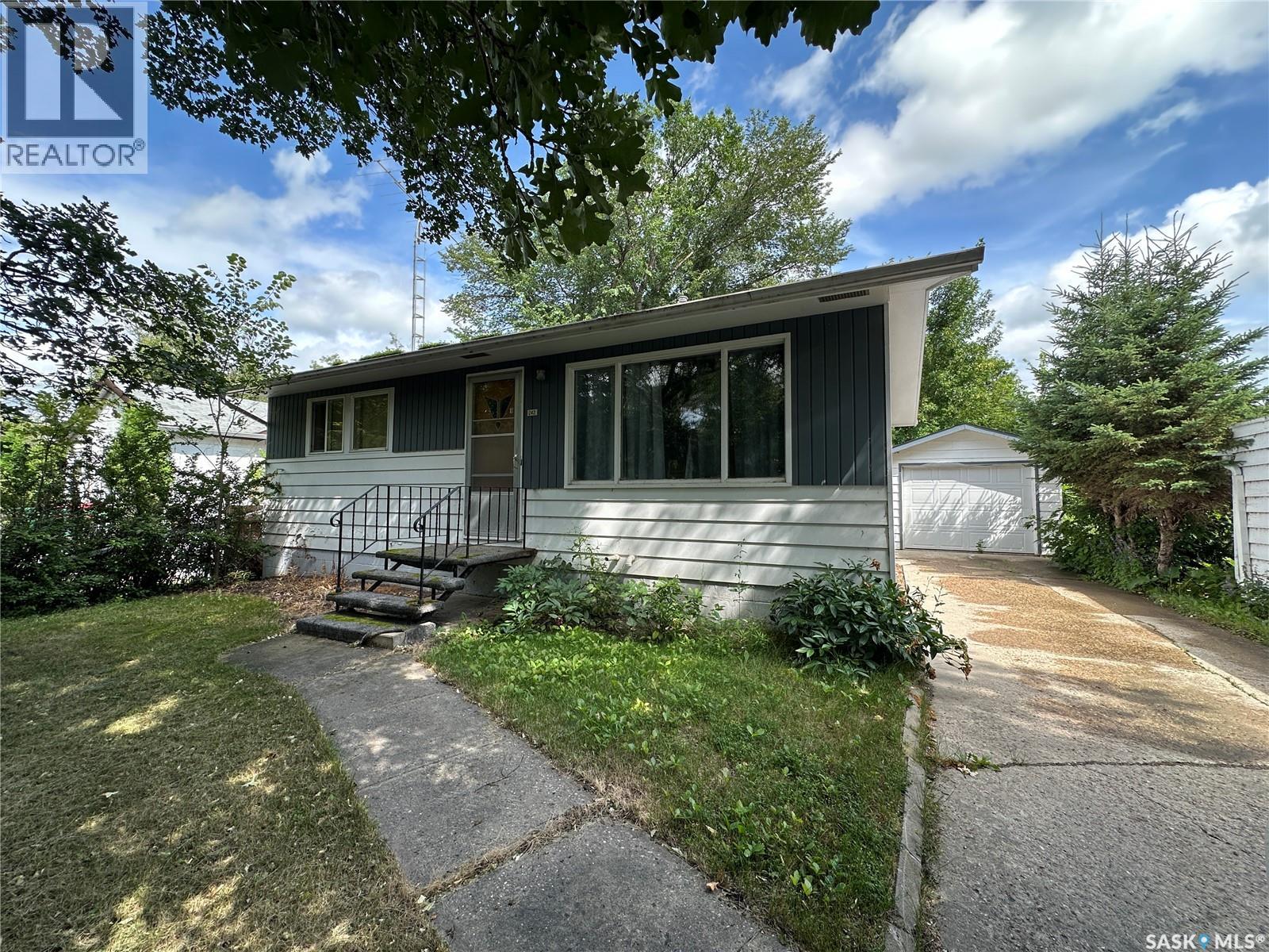 242 Third Avenue N Property Photo 22
