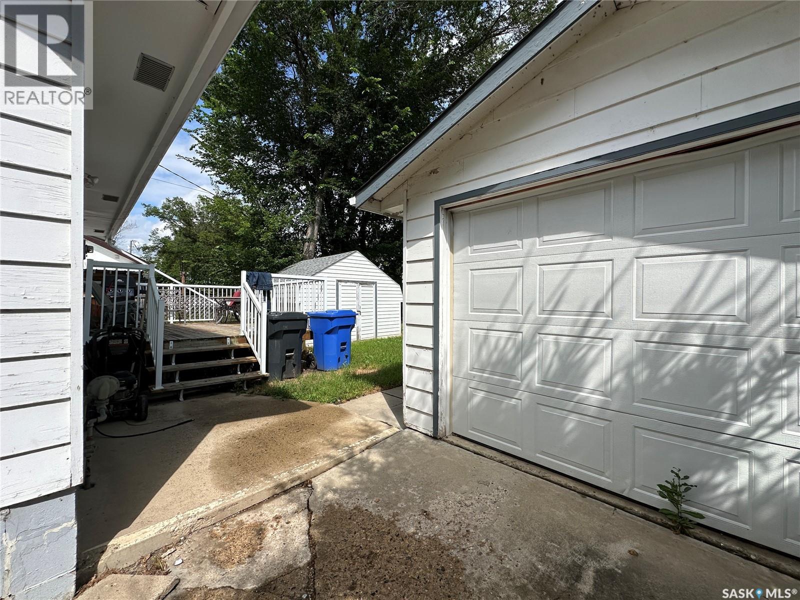 242 Third Avenue N Property Photo 28