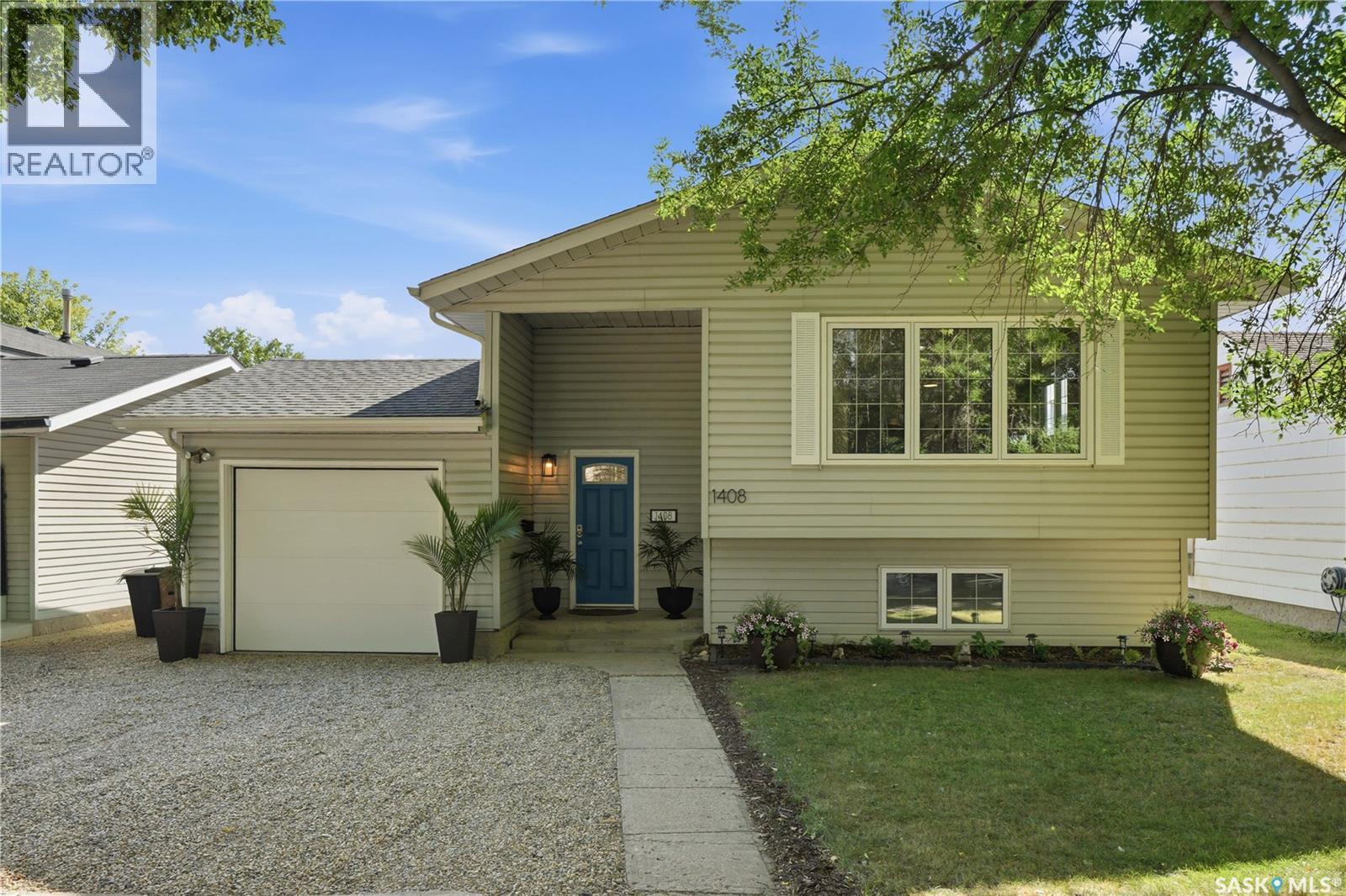 1408 B AVENUE N Property Photo 1