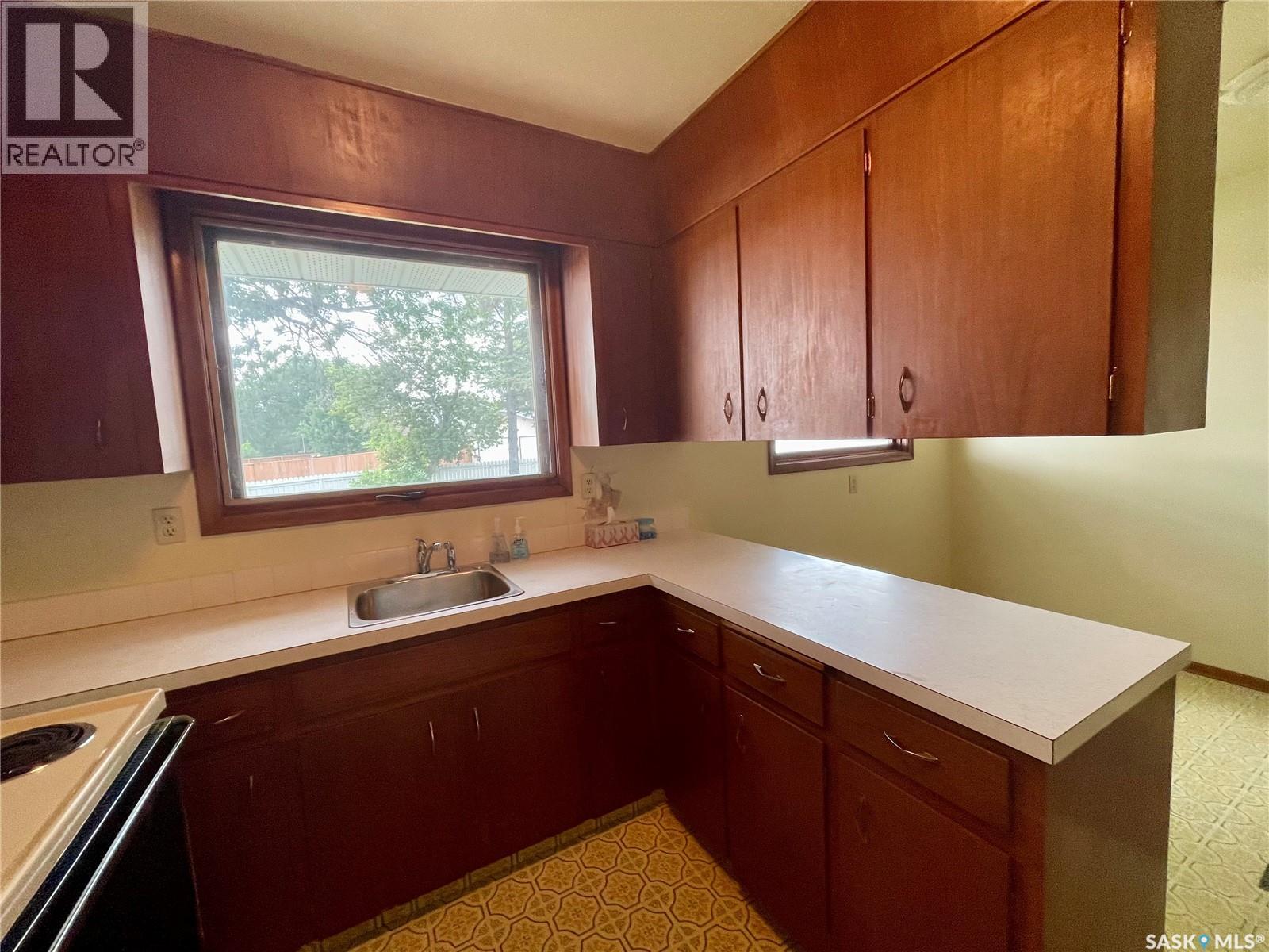 206 Mcintosh Street N Property Photo 9