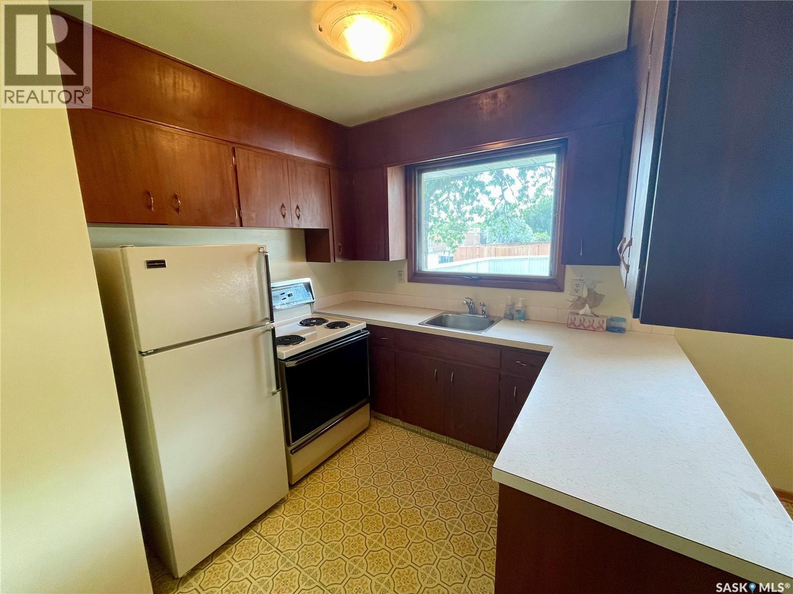206 Mcintosh Street N Property Photo 10
