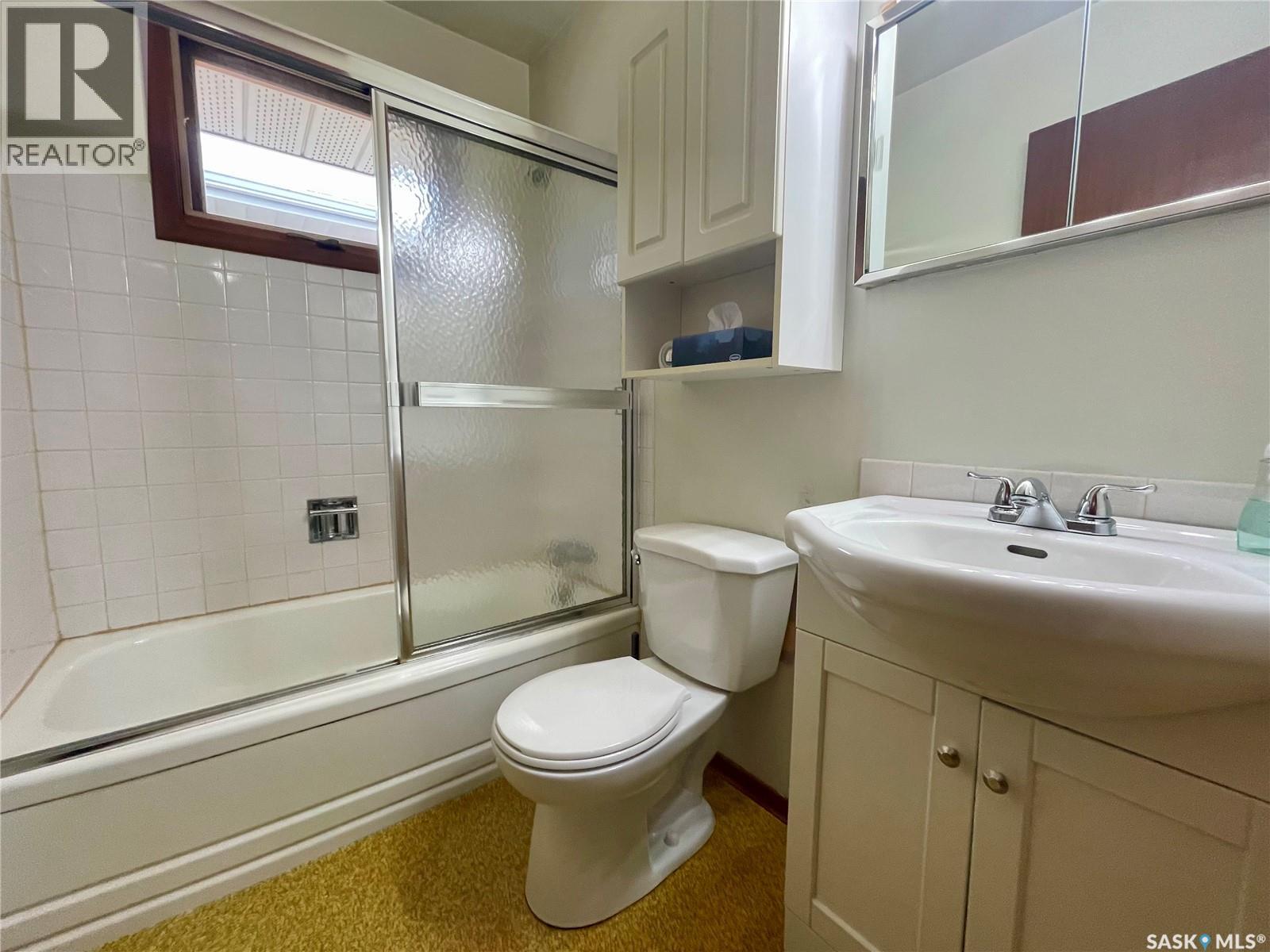 206 Mcintosh Street N Property Photo 18