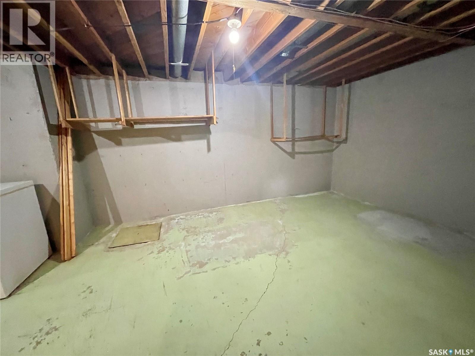 206 Mcintosh Street N Property Photo 24