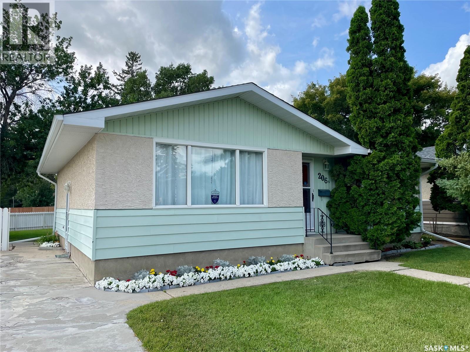 206 Mcintosh Street N Property Photo 25