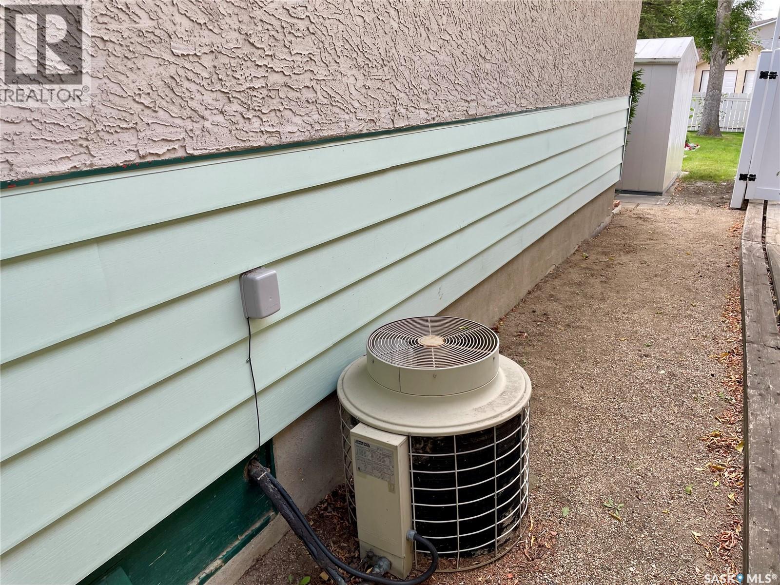 206 Mcintosh Street N Property Photo 29