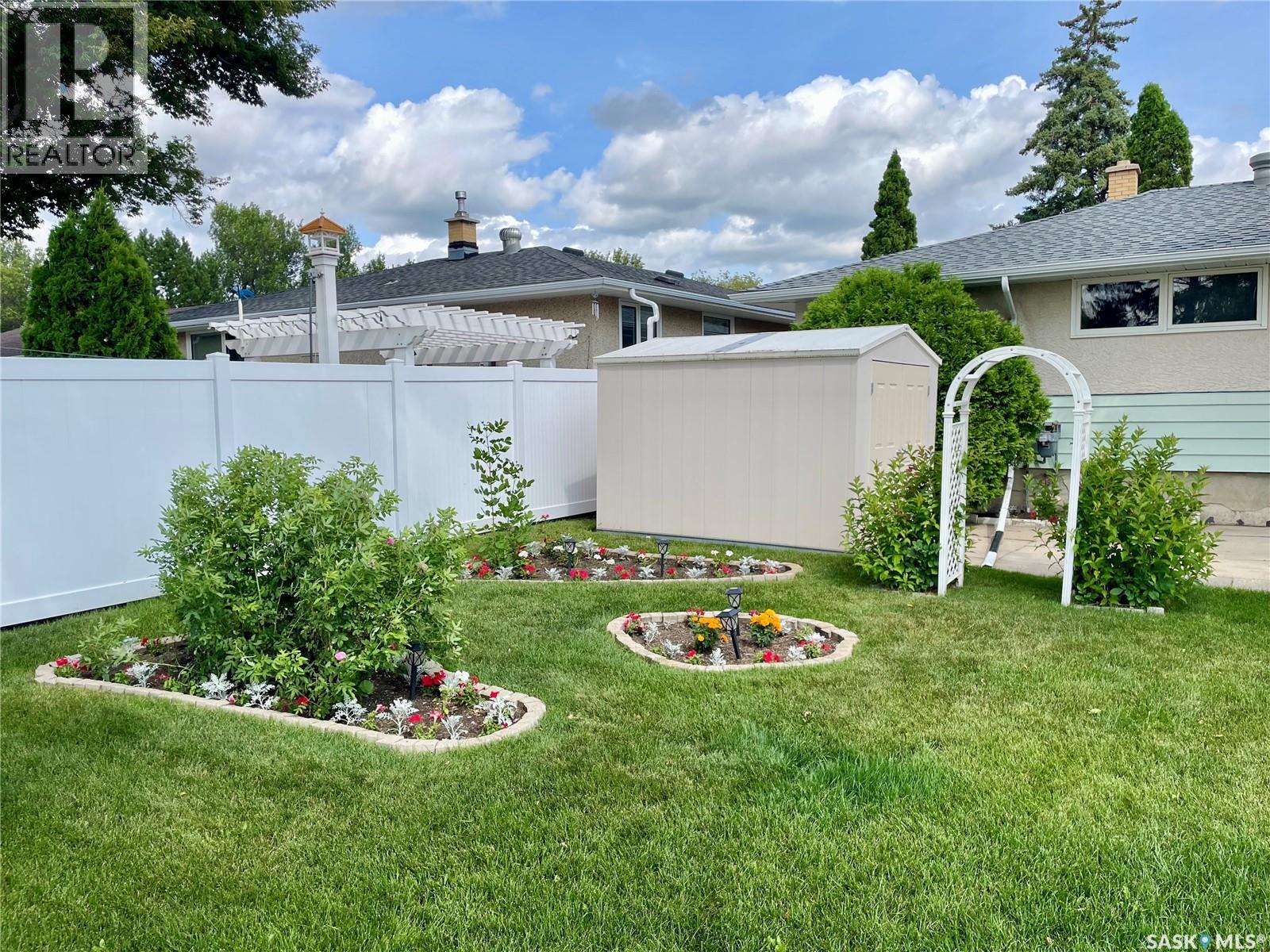 206 Mcintosh Street N Property Photo 33