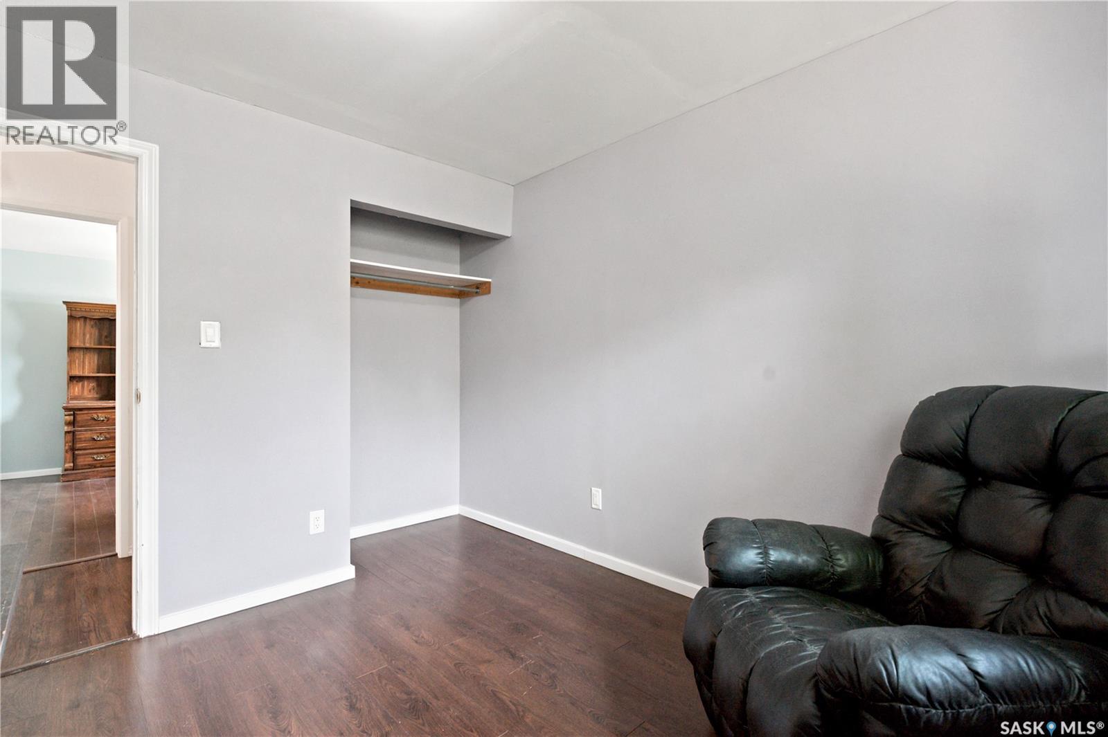 310 Douglas Crescent Property Photo 26