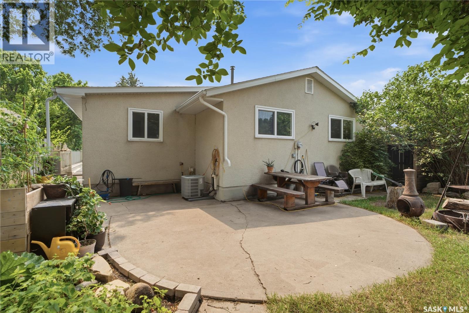 310 Douglas Crescent Property Photo 40