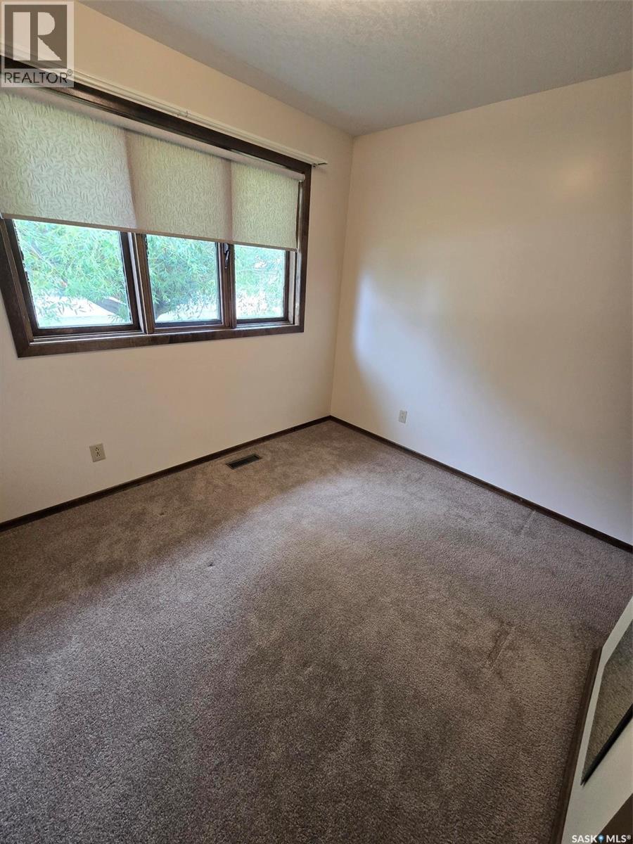 171 Lowestoft Street Property Photo 37