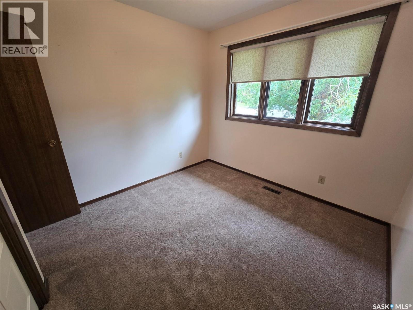 171 Lowestoft Street Property Photo 38