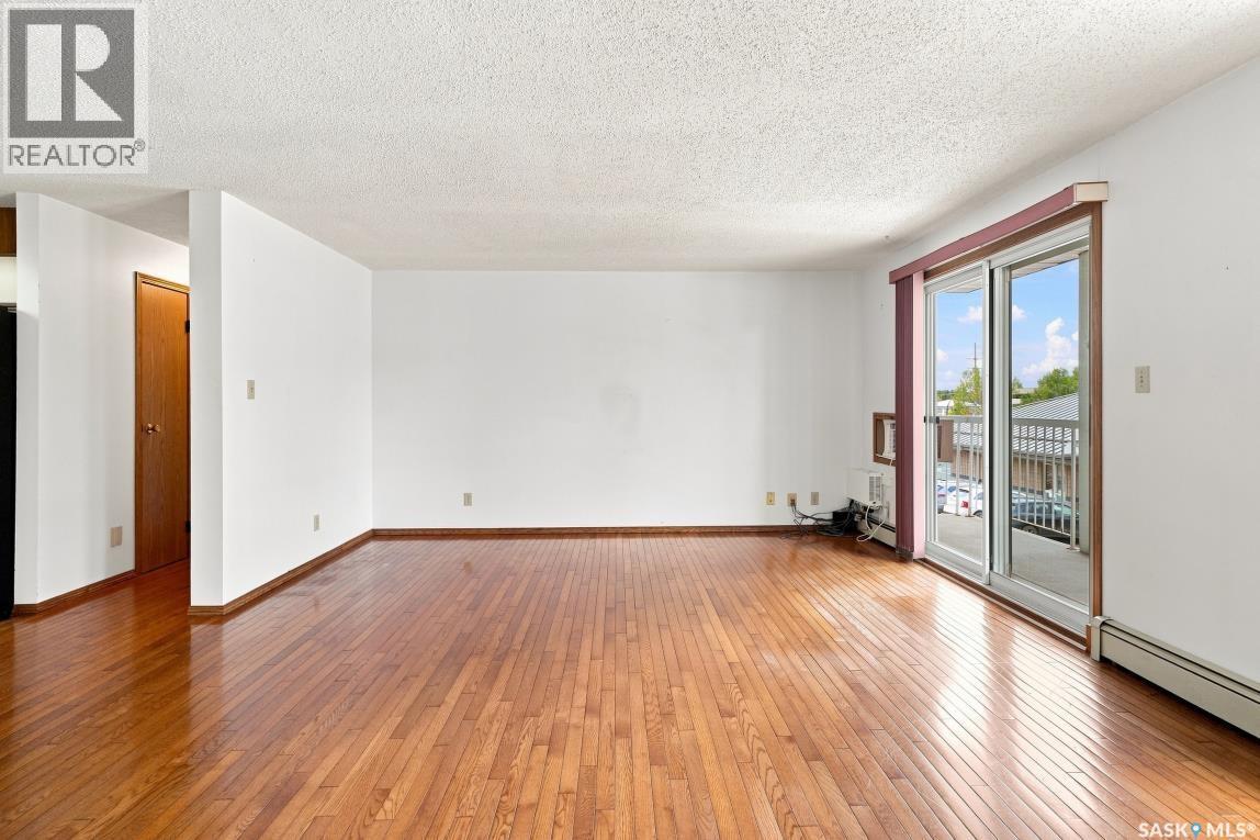 203 918 Argyle Avenue Property Photo 2
