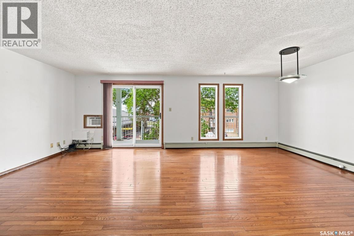 203 918 Argyle Avenue Property Photo 3