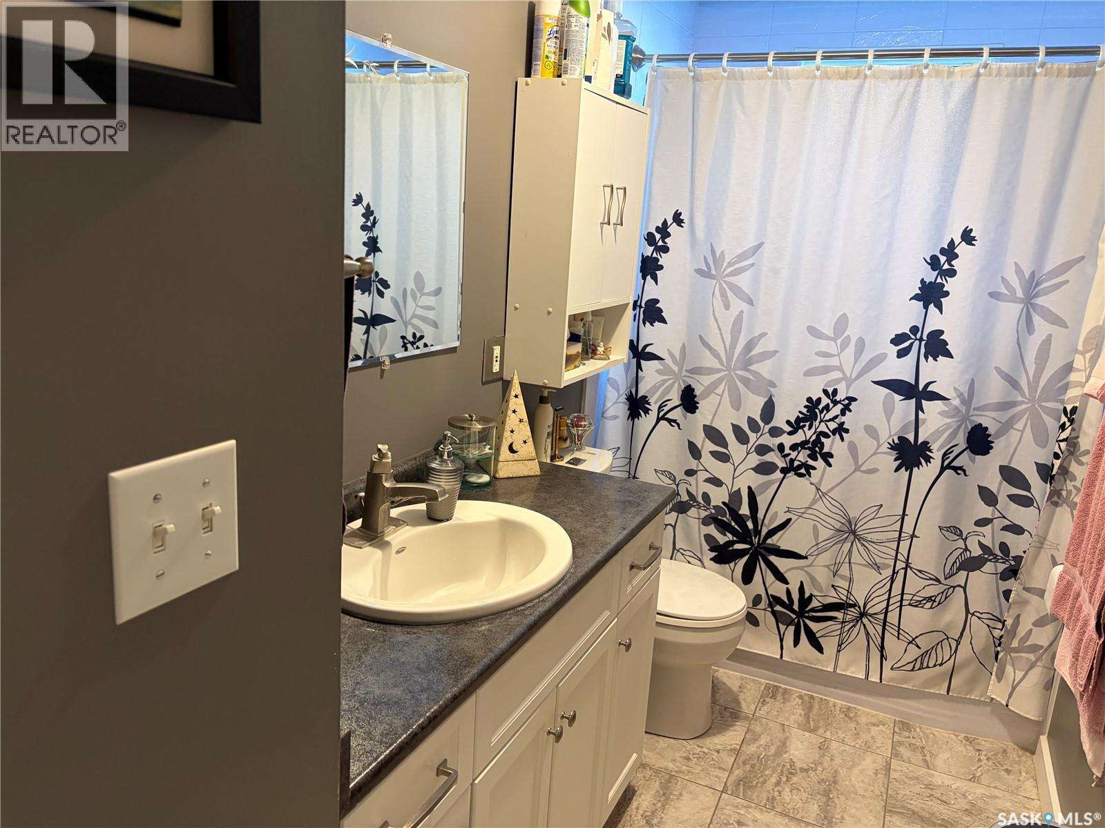 507 6th Street E Property Photo 15